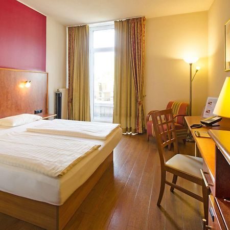 1, 2, Sleep Boardinghouse Unterschleissheim Zentrum Eksteriør billede