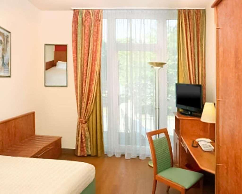 1, 2, Sleep Boardinghouse Unterschleissheim Zentrum Værelse billede