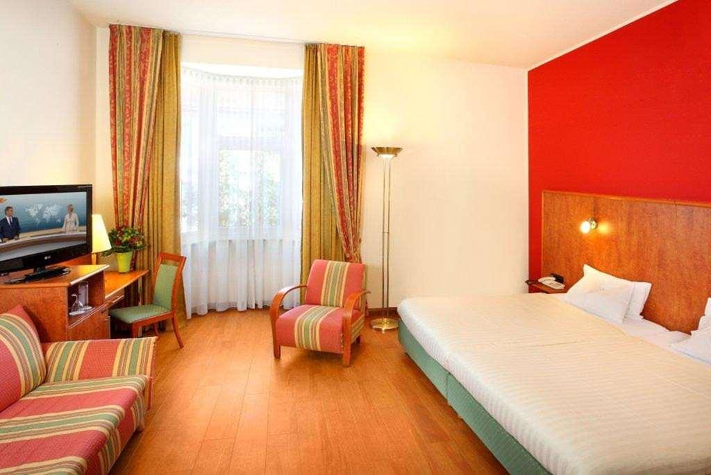 1, 2, Sleep Boardinghouse Unterschleissheim Zentrum Værelse billede
