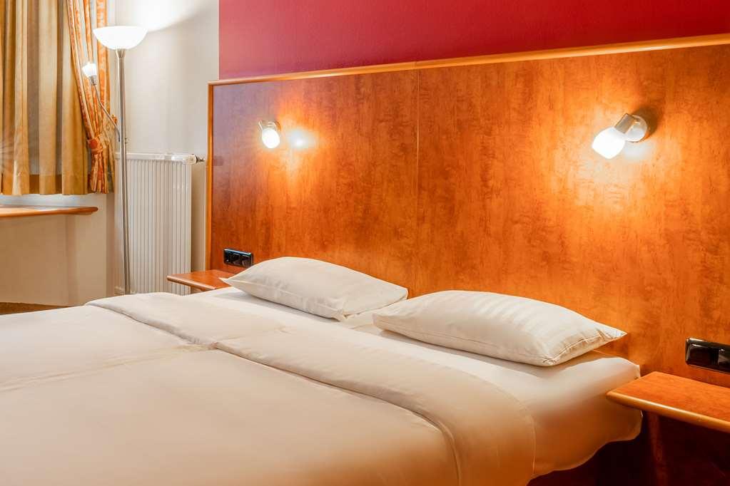 1, 2, Sleep Boardinghouse Unterschleissheim Zentrum Værelse billede