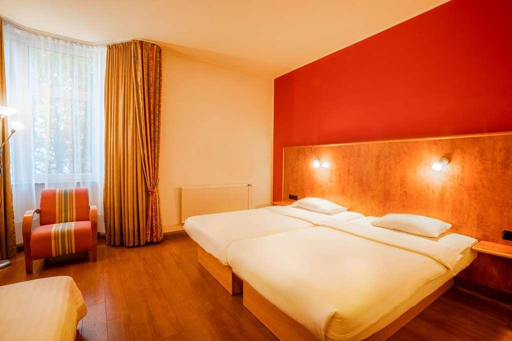 1, 2, Sleep Boardinghouse Unterschleissheim Zentrum Værelse billede