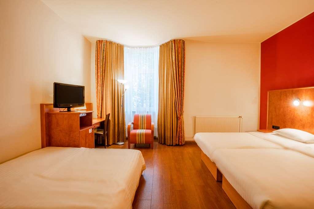 1, 2, Sleep Boardinghouse Unterschleissheim Zentrum Værelse billede