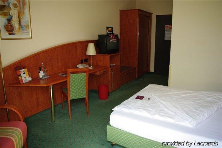 1, 2, Sleep Boardinghouse Unterschleissheim Zentrum Eksteriør billede