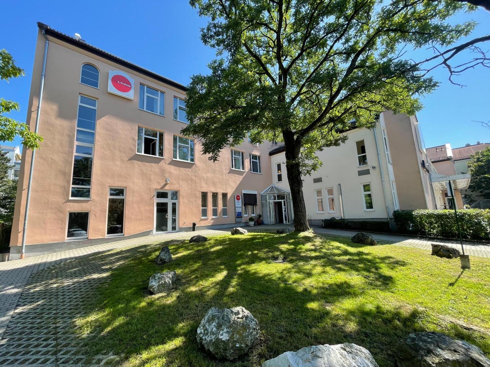 1, 2, Sleep Boardinghouse Unterschleissheim Zentrum Eksteriør billede