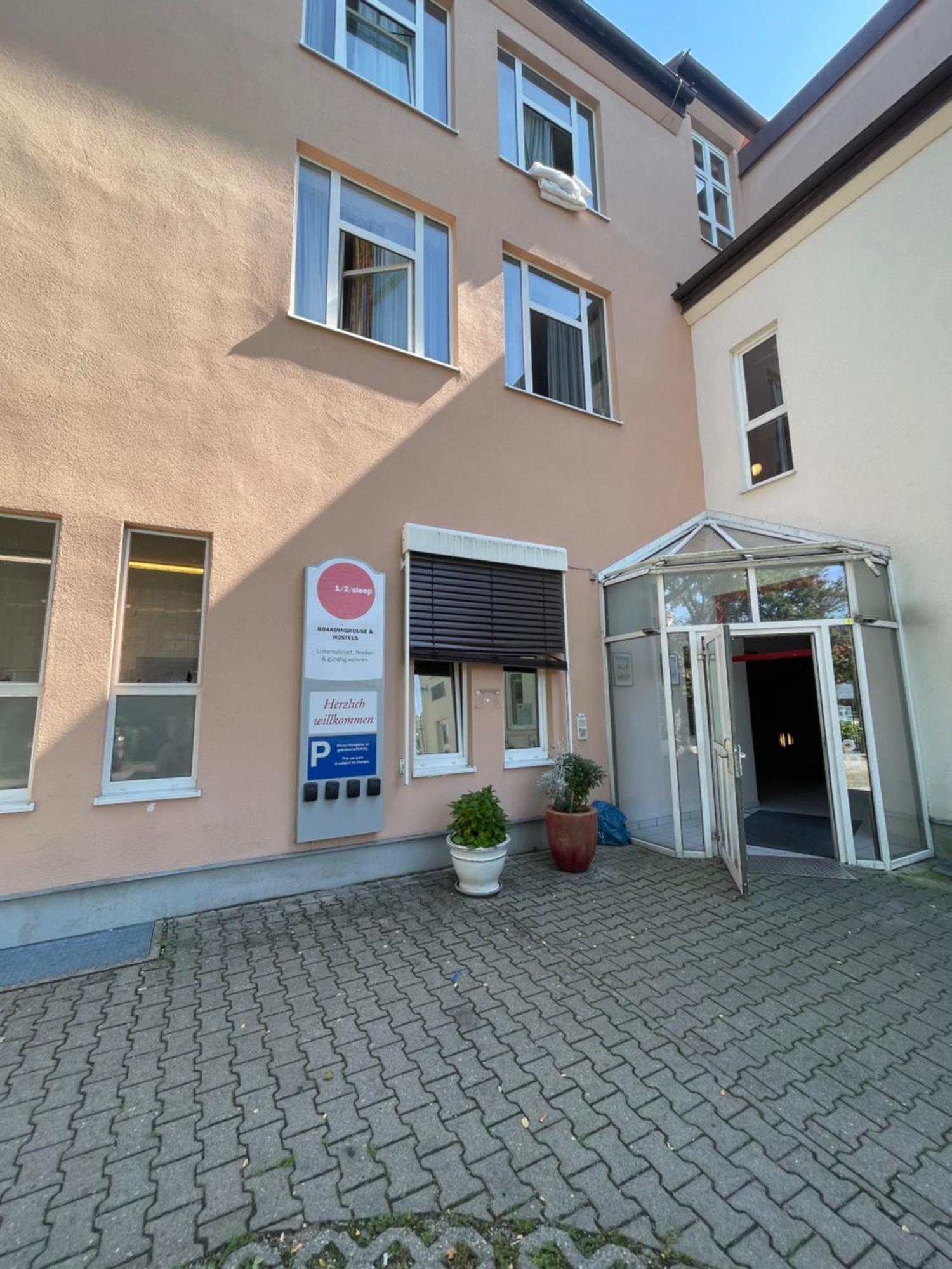 1, 2, Sleep Boardinghouse Unterschleissheim Zentrum Eksteriør billede